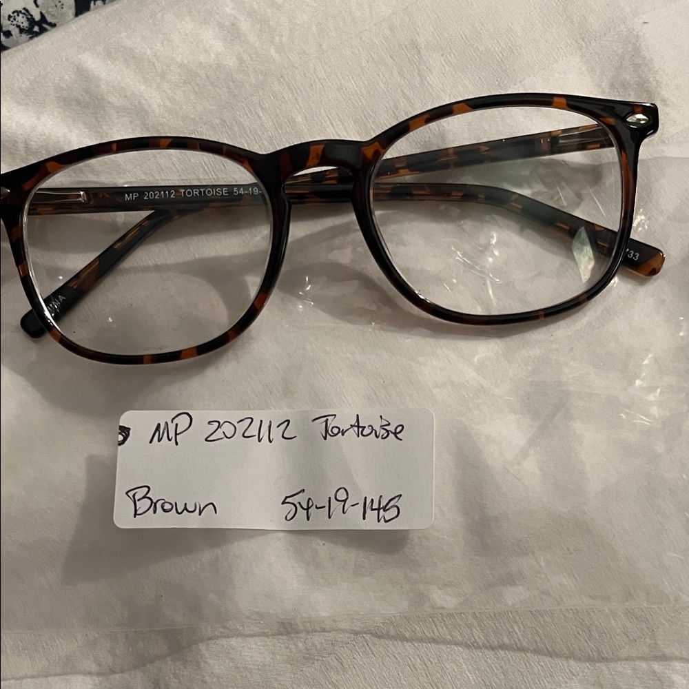 Ina Tortoiseshell Glasses - Picture 3 of 4